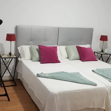 Cerca De La Playa De Canteras *